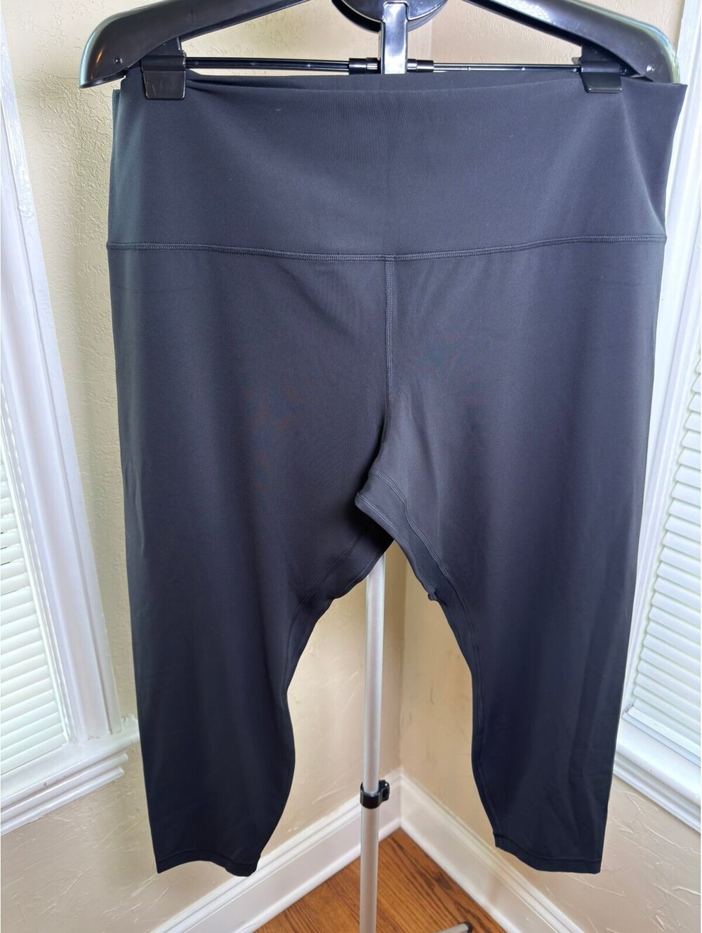 Lululemon Wunder Train High-Rise Crop Leggings Black Size 20 Plus Size NWOT